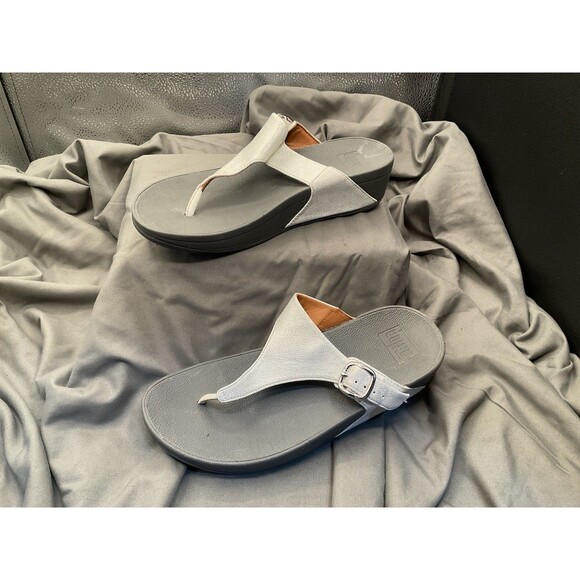 Women's Fitflop Skinny Deluxe Toe Thong Sandals Silver  Buckle Eur 38 458-011 - Picture 1 of 10